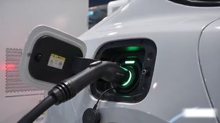 Sortie haute puissance soutenue grâce à un système de refroidissement liquide intégral
