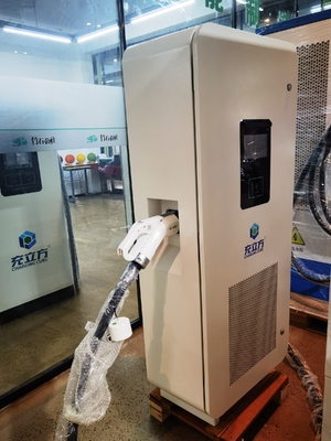 Un bon prix. 160 kW CCS2 Double pistolet DC pile de recharge de véhicule électrique / station de recharge rapide DC en ligne