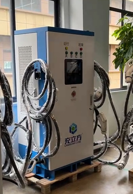 400A IP54 Stations de recharge intelligentes pour voitures électriques publiques avec quatre canons
