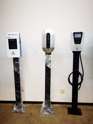 Un bon prix. Chargeur de véhicule électrique à courant alternatif à l'intérieur et à l'extérieur en ligne