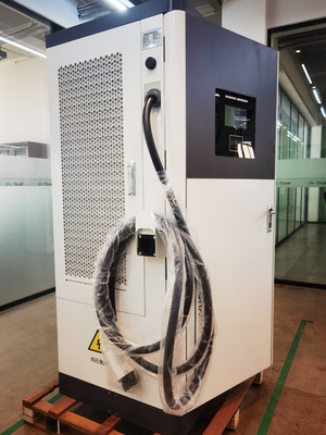 Un bon prix. Quelques pièces de notre atelier de station de recharge de véhicules électriques Station de recharge de véhicules électriques à courant continu intégrée à double canon moderne de 120 kW CCS2 GBT en ligne