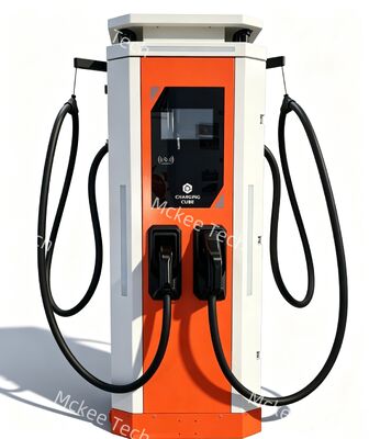 Une pile de recharge à bras pivotant de type commercial européen. Plusieurs modes de paiement, outil idéal pour le fonctionnement des stations de recharge à l'étranger.