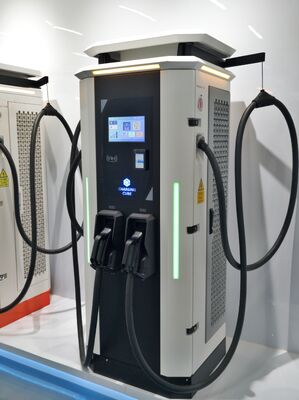 Borne de recharge rapide CC pour VE de 60 kW CCS1 CCS2 CHAdeMO GB/T 200-1000V OCPP 1.6J IP54